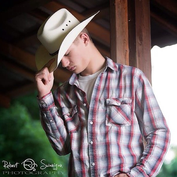 Great Senior Session tonight with Kyle!! #robertswaniganseniors